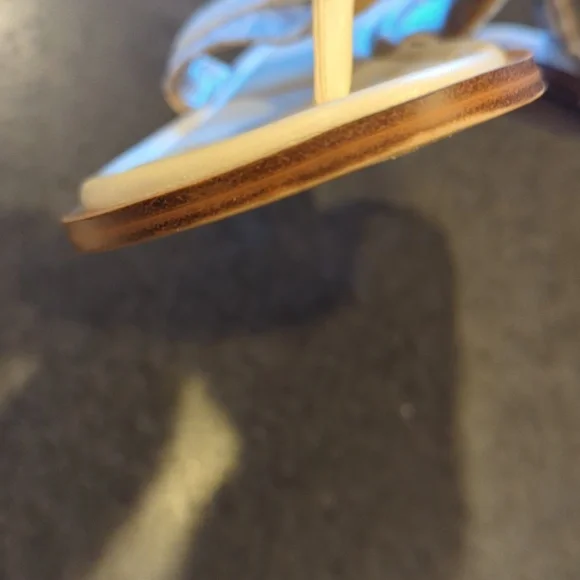 MICHAEL Michael Kors Thong Buckle Sandals - Picture 4 of 8